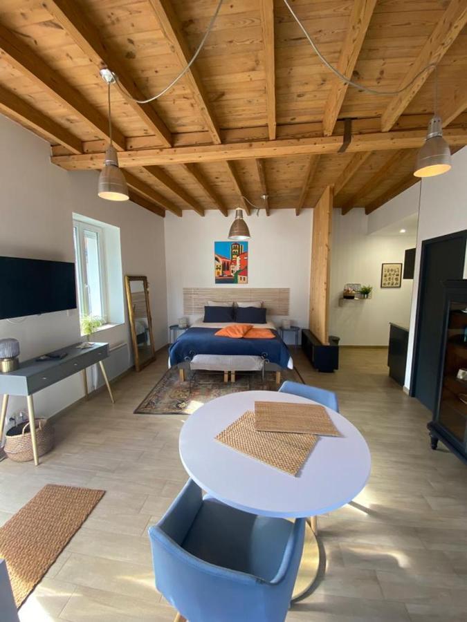 A La Belle Etoile Appartement Montbrison Buitenkant foto