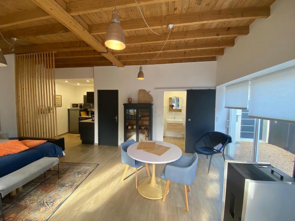 A La Belle Etoile Appartement Montbrison Buitenkant foto