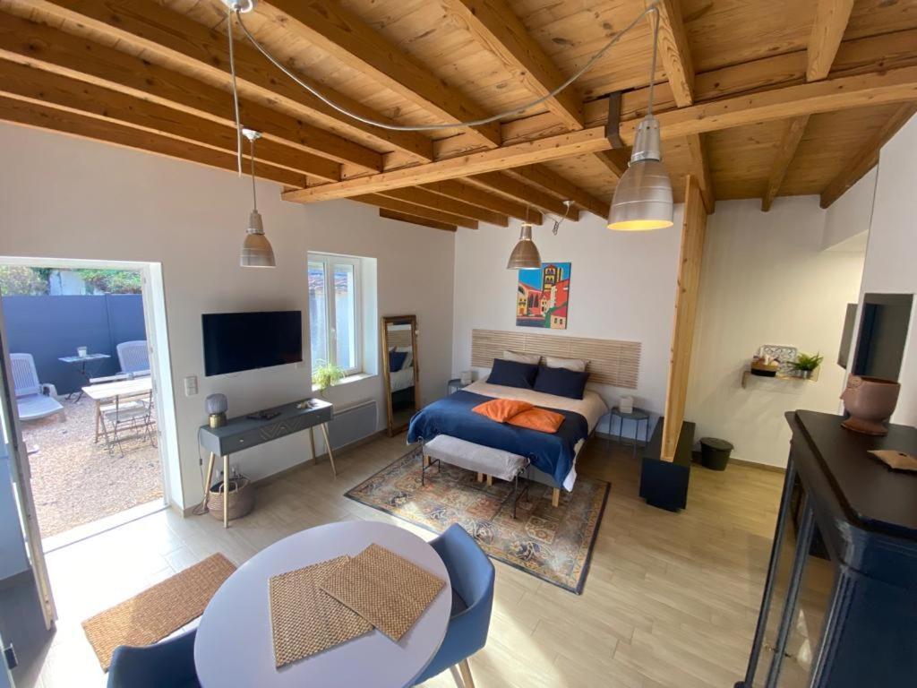 A La Belle Etoile Appartement Montbrison Buitenkant foto